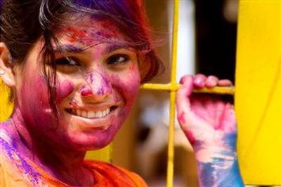 holi1.jpg